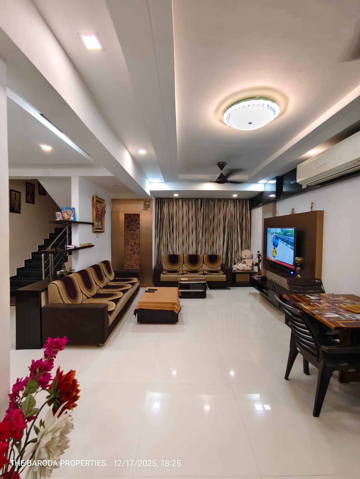 3.5 Bhk furnished Penthouse / Duplex Type on 4th and 5th Floor
